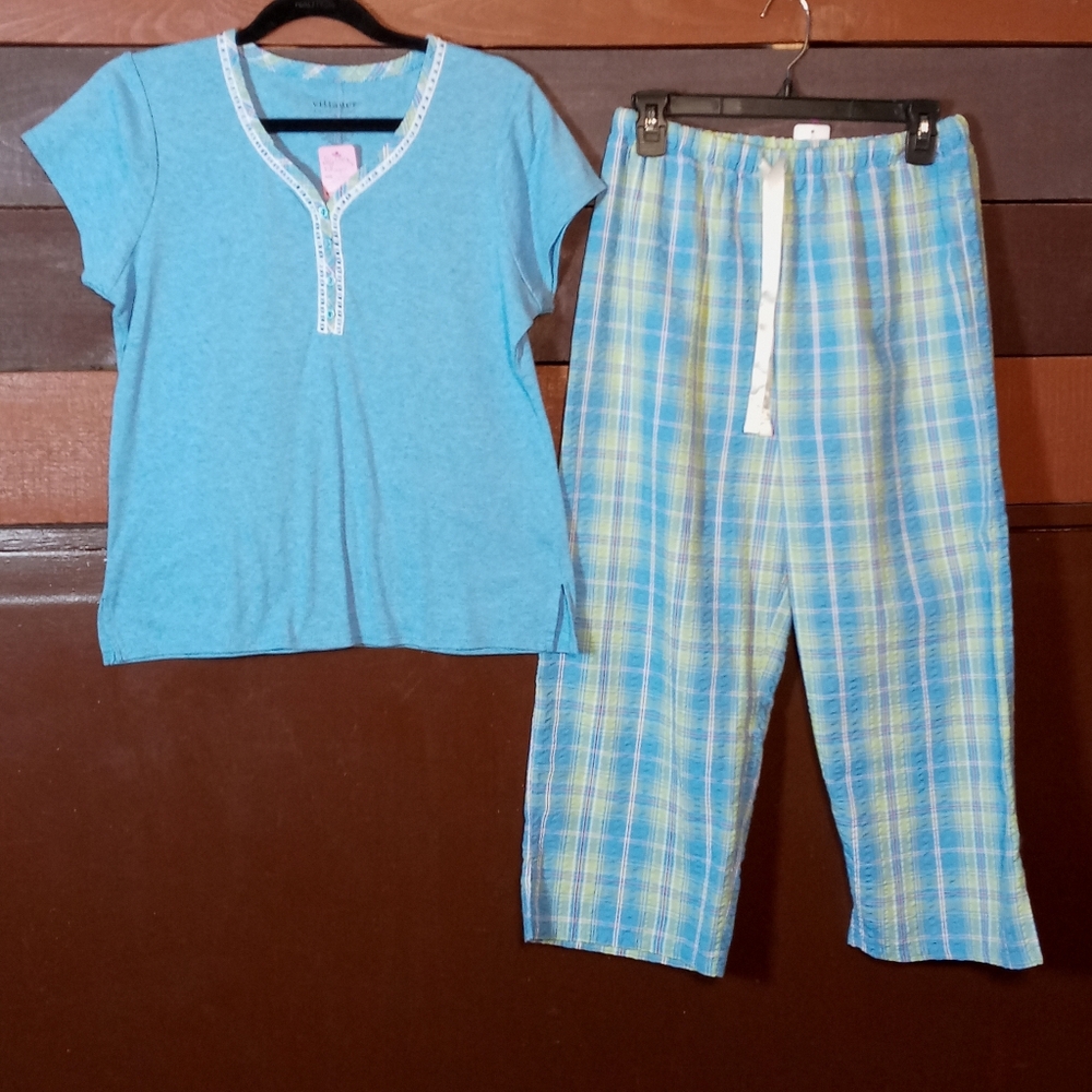Villager By Liz Claiborne small Blue & Green Plaid Pajama Set In Great Condition